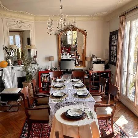 2 Bedrooms Chic 18th District Apartment *