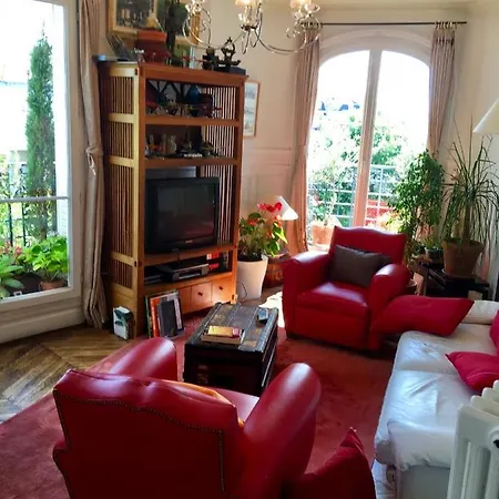 Apartment 2 Bedrooms Chic 18th District Paris