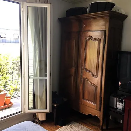 2 Bedrooms Chic 18th District Apartment *