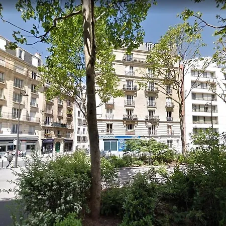 2 Bedrooms Chic 18th District Apartment Paris