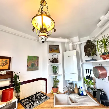 2 Bedrooms Chic 18th District Apartment *