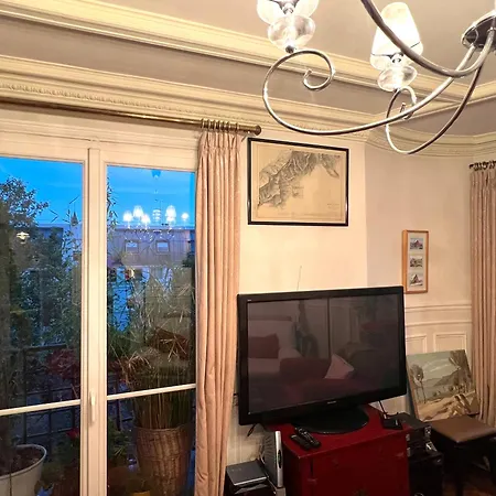 Apartment 2 Bedrooms Chic 18th District